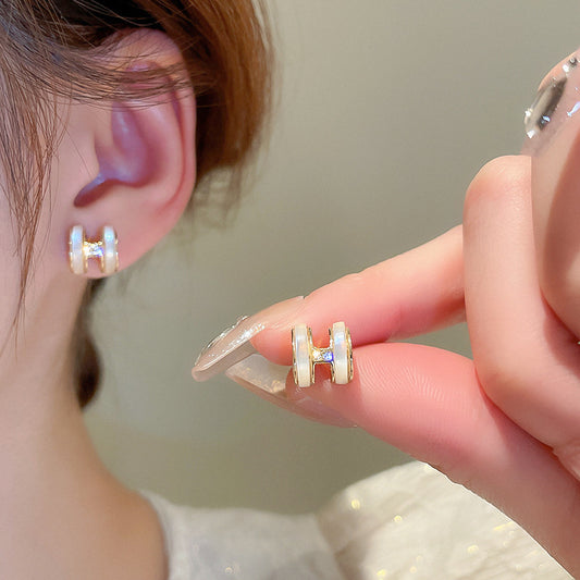 Lunaéquilibre Petite Stud Earrings