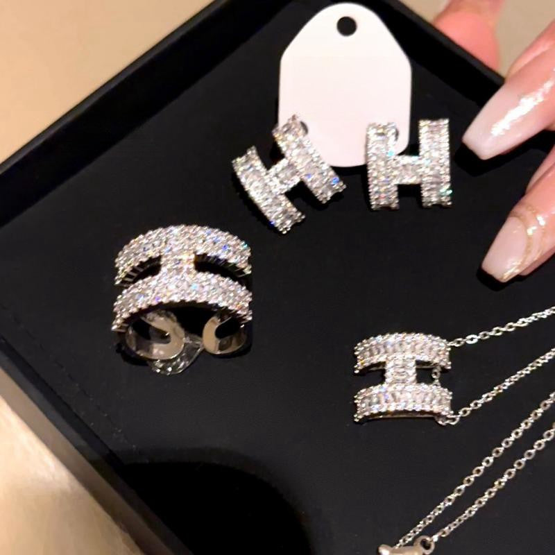 Lunaéquilibre Shimmering Jewelry Set