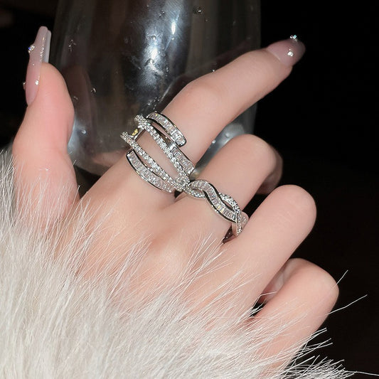 LuanGlow Silver Shimmering Ring