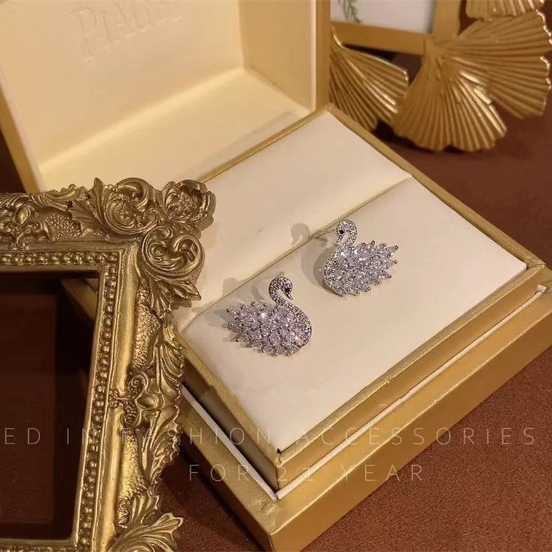 LunaSwan Grace Stud Earrings