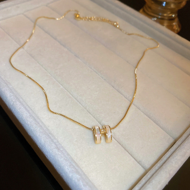 Lunaéquilibre Petite Necklace