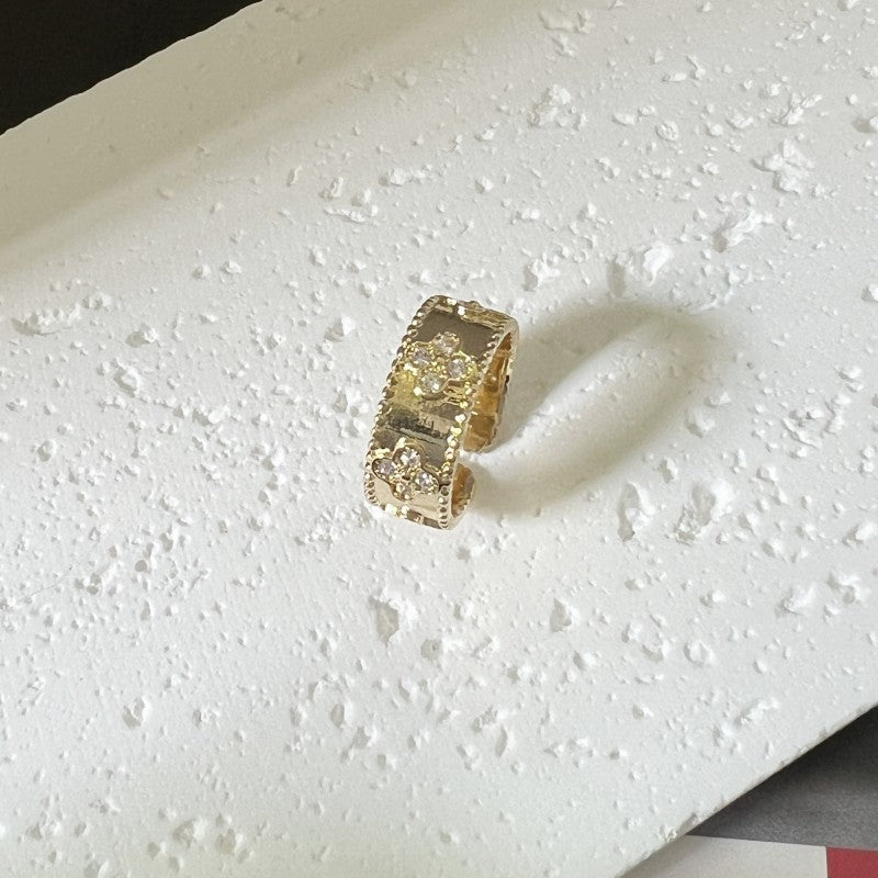 LunaBloom Petite Ring