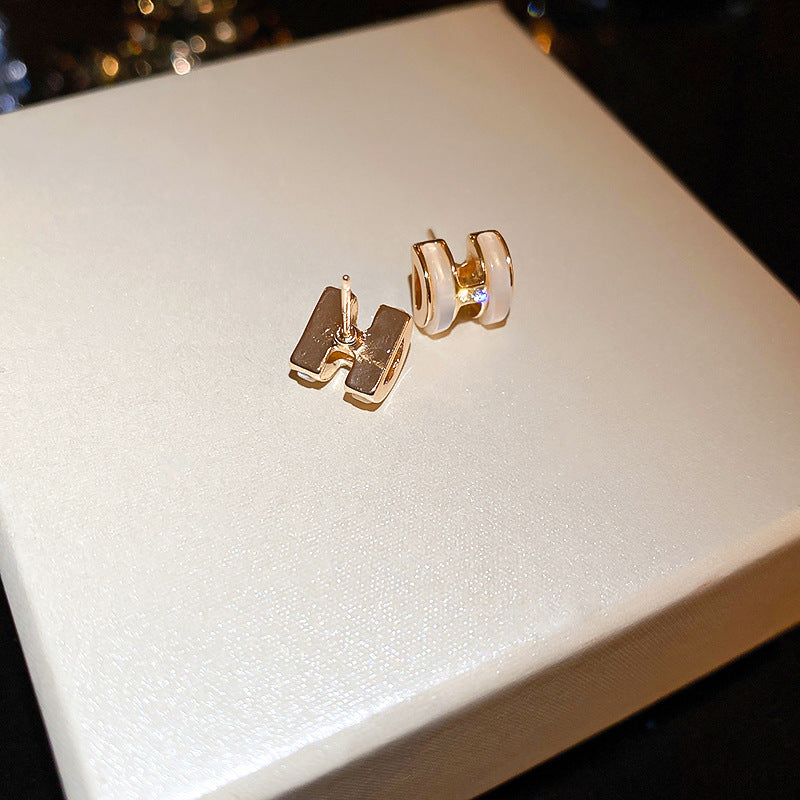 Lunaéquilibre Petite Stud Earrings