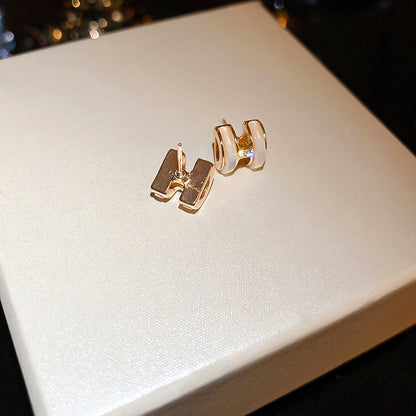 Lunaéquilibre Petite Stud Earrings