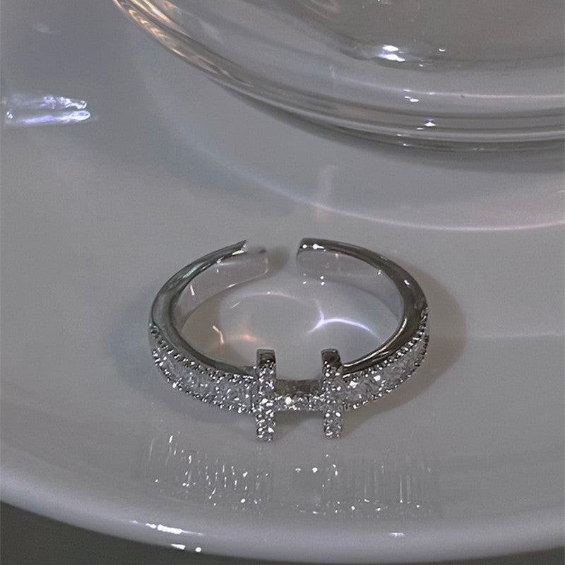 Lunaéquilibre Dainty Shimmering Ring