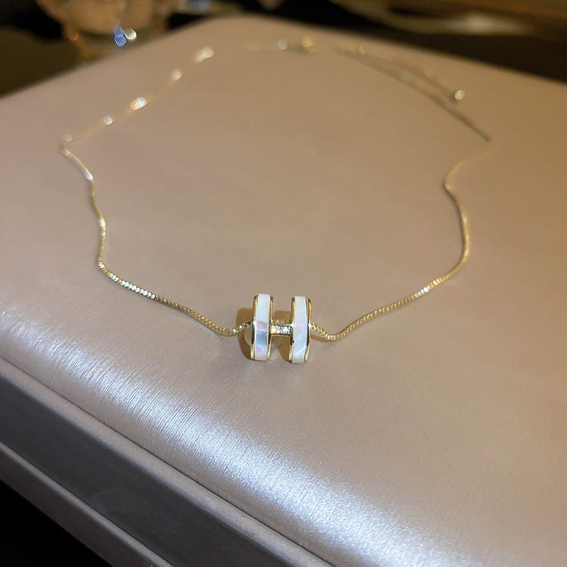 Lunaéquilibre Petite Necklace